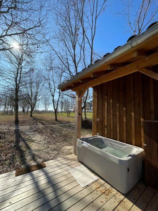 Dome Insolite Lichen Jacuzzi Et Petits-Dejeuners Inclus Gondrin Eksteriør billede