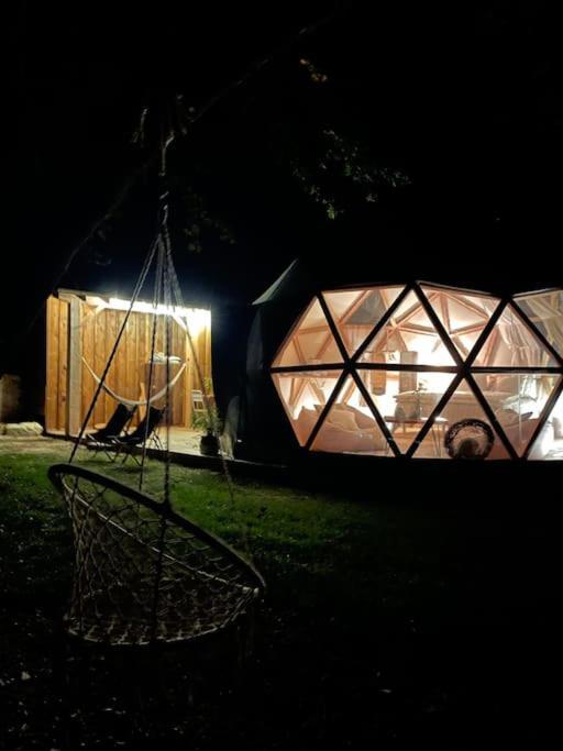 Dome Insolite Lichen Jacuzzi Et Petits-Dejeuners Inclus Gondrin Eksteriør billede