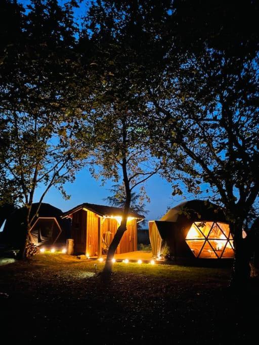 Dome Insolite Lichen Jacuzzi Et Petits-Dejeuners Inclus Gondrin Eksteriør billede